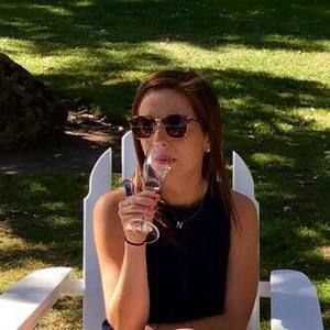 Meet your Posher, Natalie